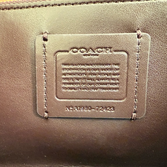 Coach Envelope Chain Wallet in Colorblock - Picture 4 of 10